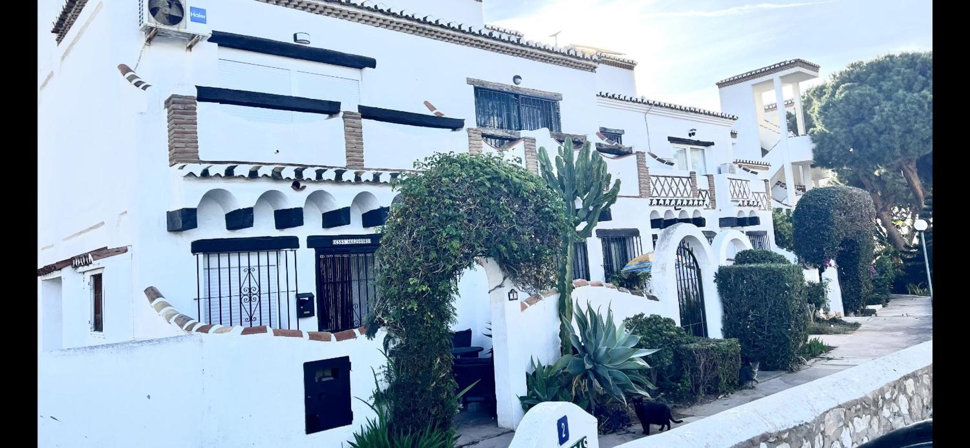 Mijas Costa - Beachside Apartment-B Sitio de Calahonda Екстер'єр фото