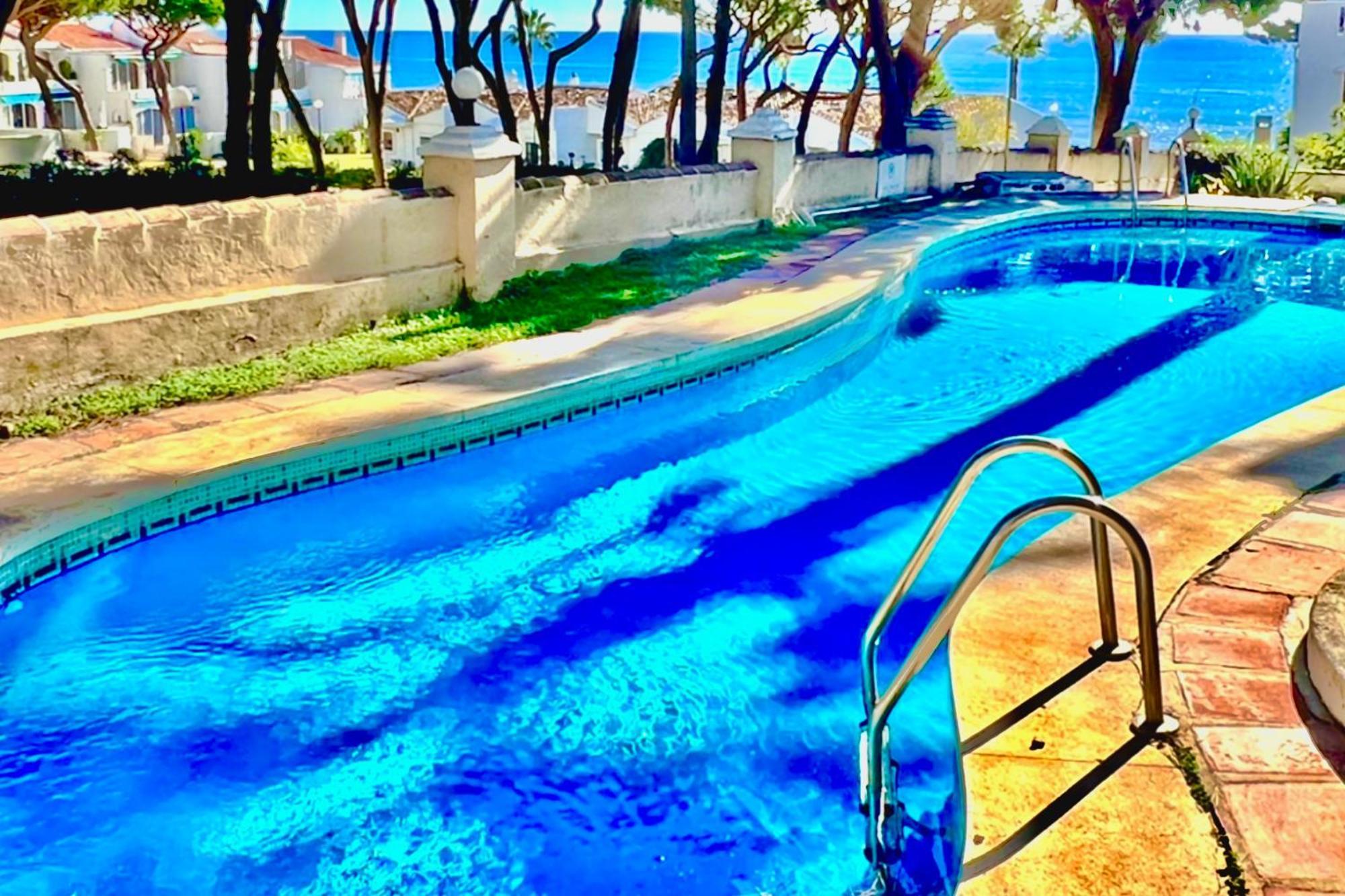 Mijas Costa - Beachside Apartment-B Sitio de Calahonda Екстер'єр фото